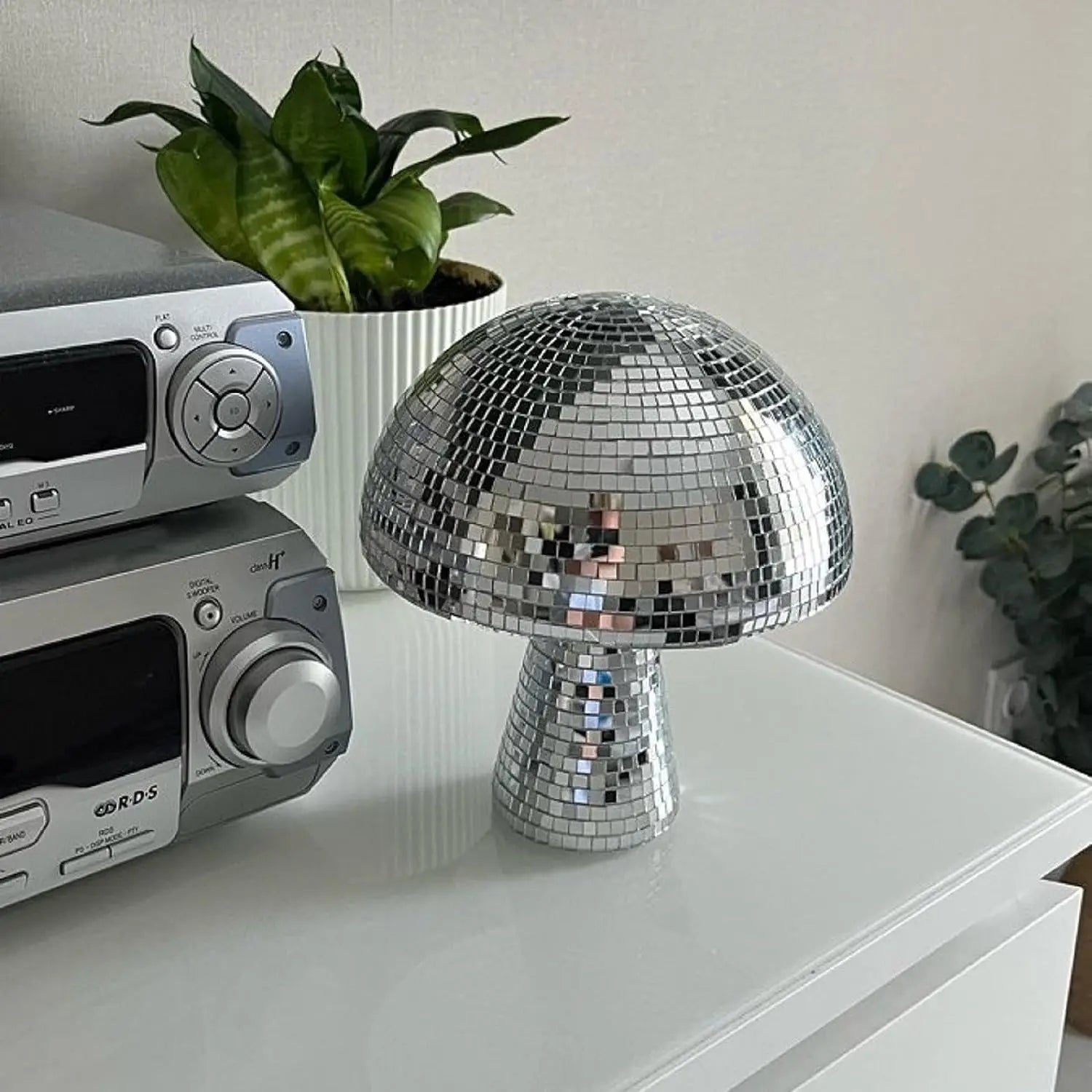 GlowSphere Disco Ball Svamp | Lyxig bordsdekoration med disco spegeleffekter