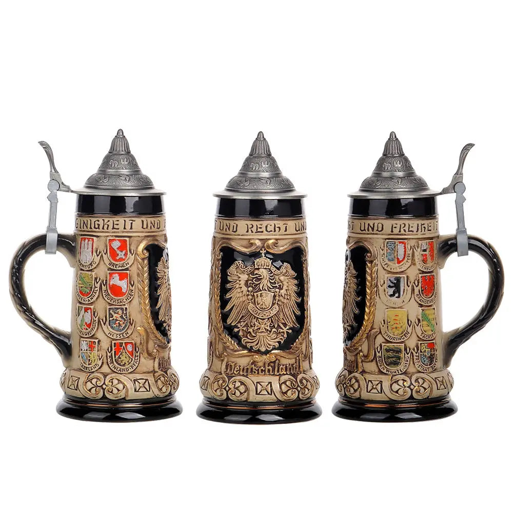Ölkrus med Reliefer & Tennlock (0,8 L) – Bavaria Mug Oktoberfest 2025