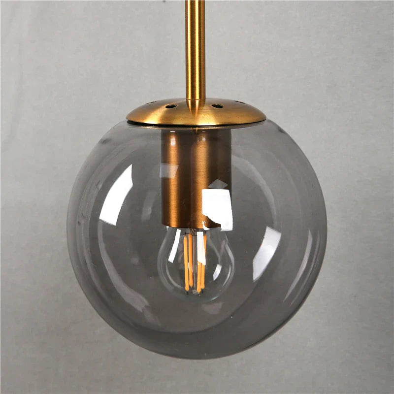GlacioGlow Retro Glasboll Vägglampa | Elegant postmodern sänglampa för varmt atmosfäriskt ljus