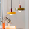 Färgglad Pendellampa i Bauhaus Stil - StiloGlas
