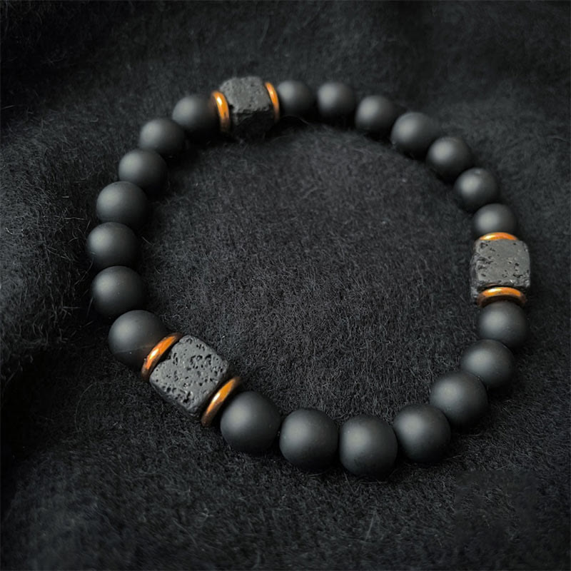 Matte Black Onyx och Kub Lava Sten Balansarmband – Aurelia