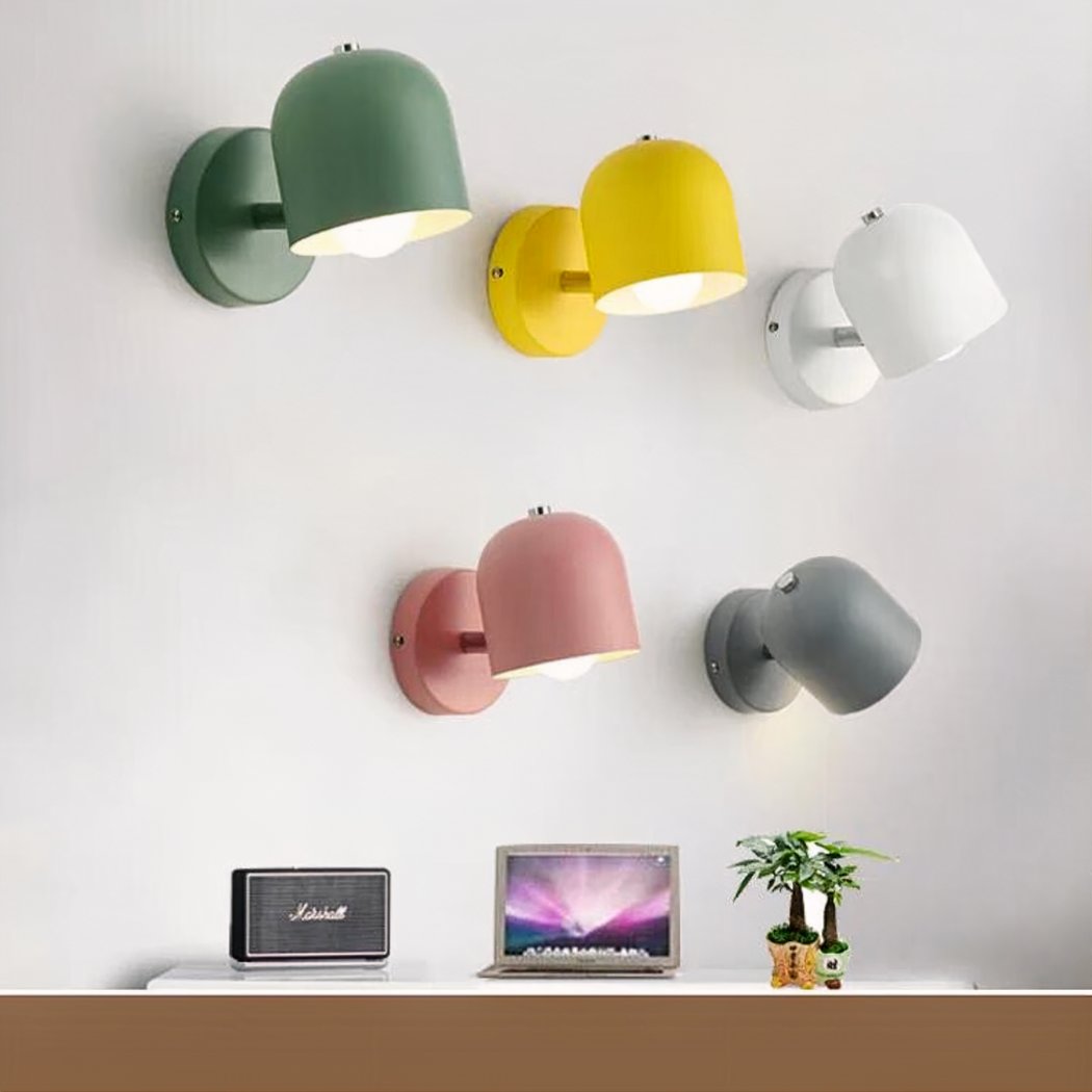 NordicGlow Skandinavisk Vägglampa – Färgglad Accent med Atmosfäriskt Ljus