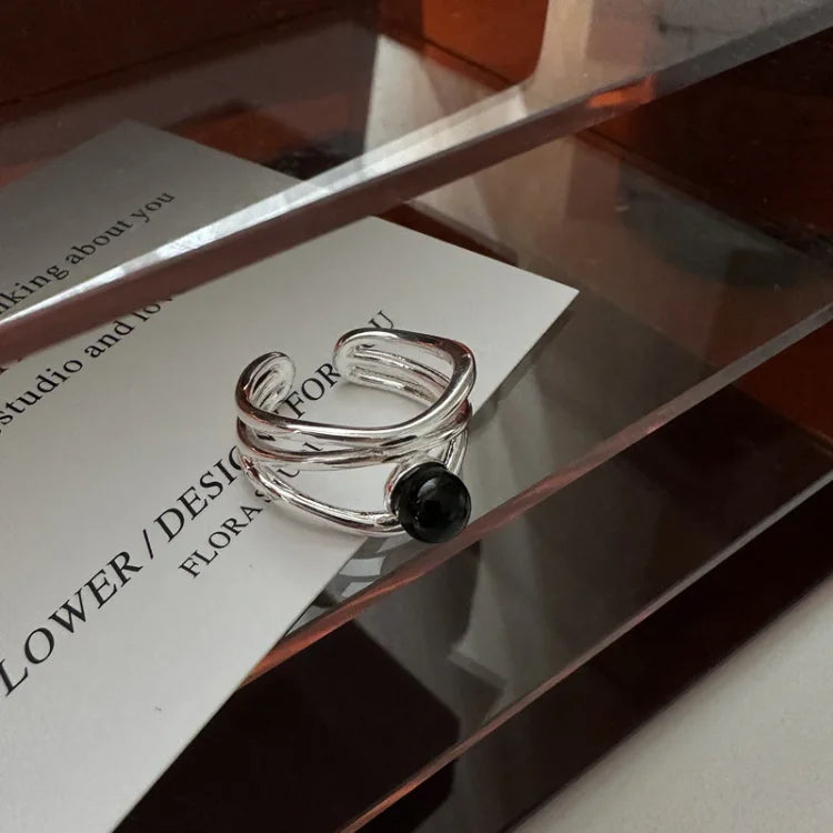 Svart Onyx Multi-Line Ring – Arden