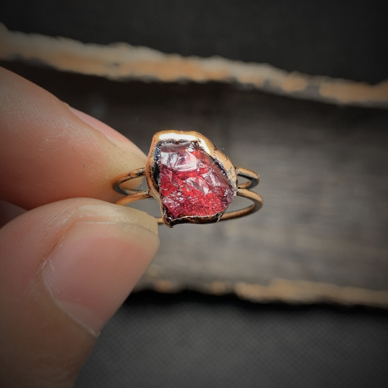 Naturlig råsten födelse ring – Selina