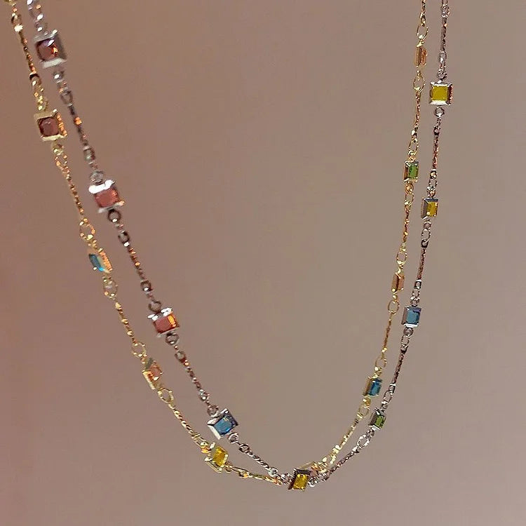 Fint Guld/Silver Halsband med Färgglada Stenar – Ivy