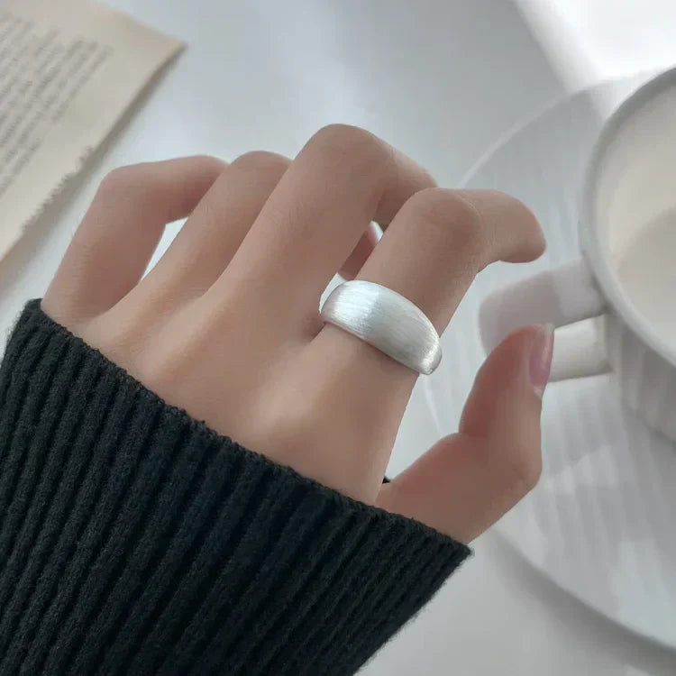Justerbar Silverkupolring – Nora