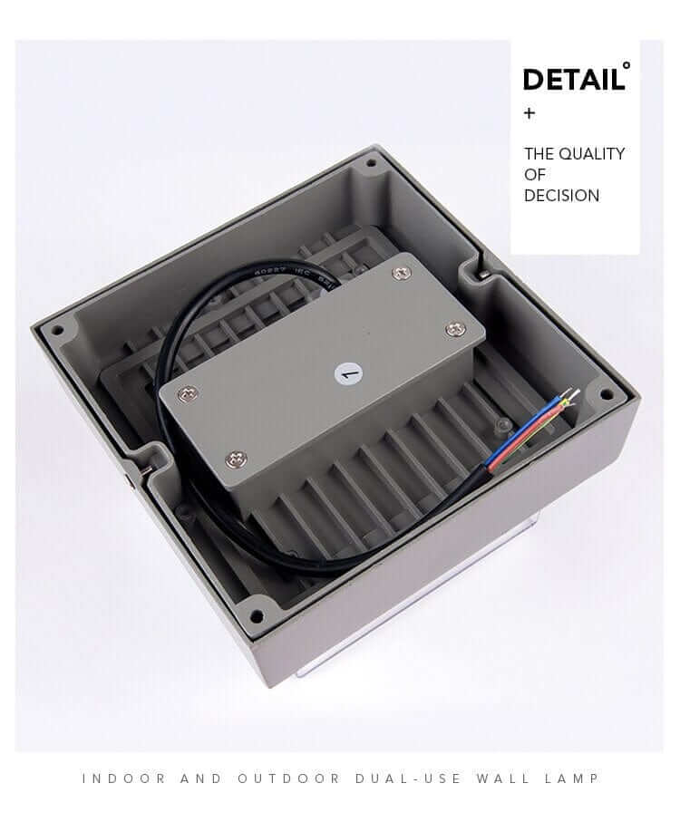 Modern Utomhusvägglampa med Rörelsesensor