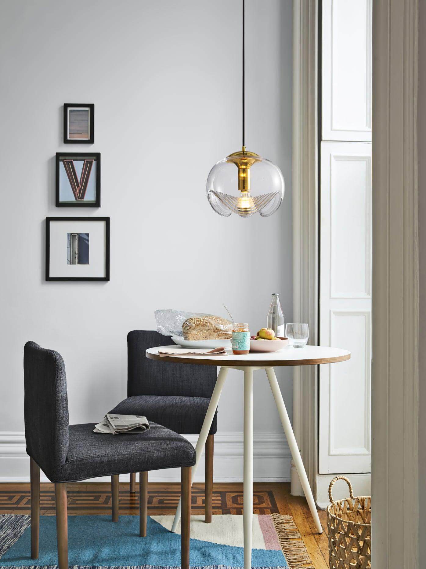Svängande Taklampa - Stilren & Unik Design