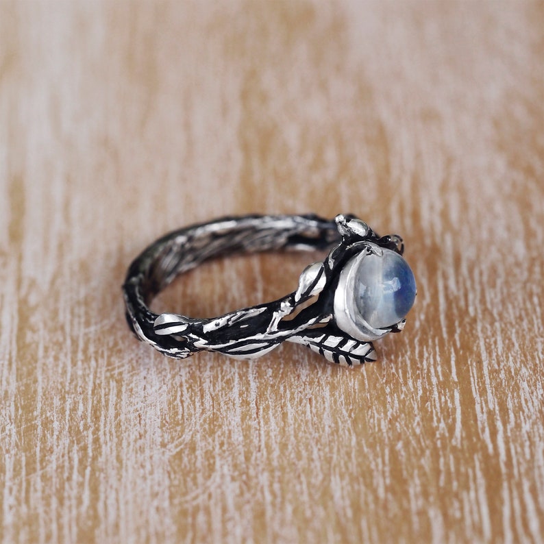 Stilren Månsten Statement Ring – Iris
