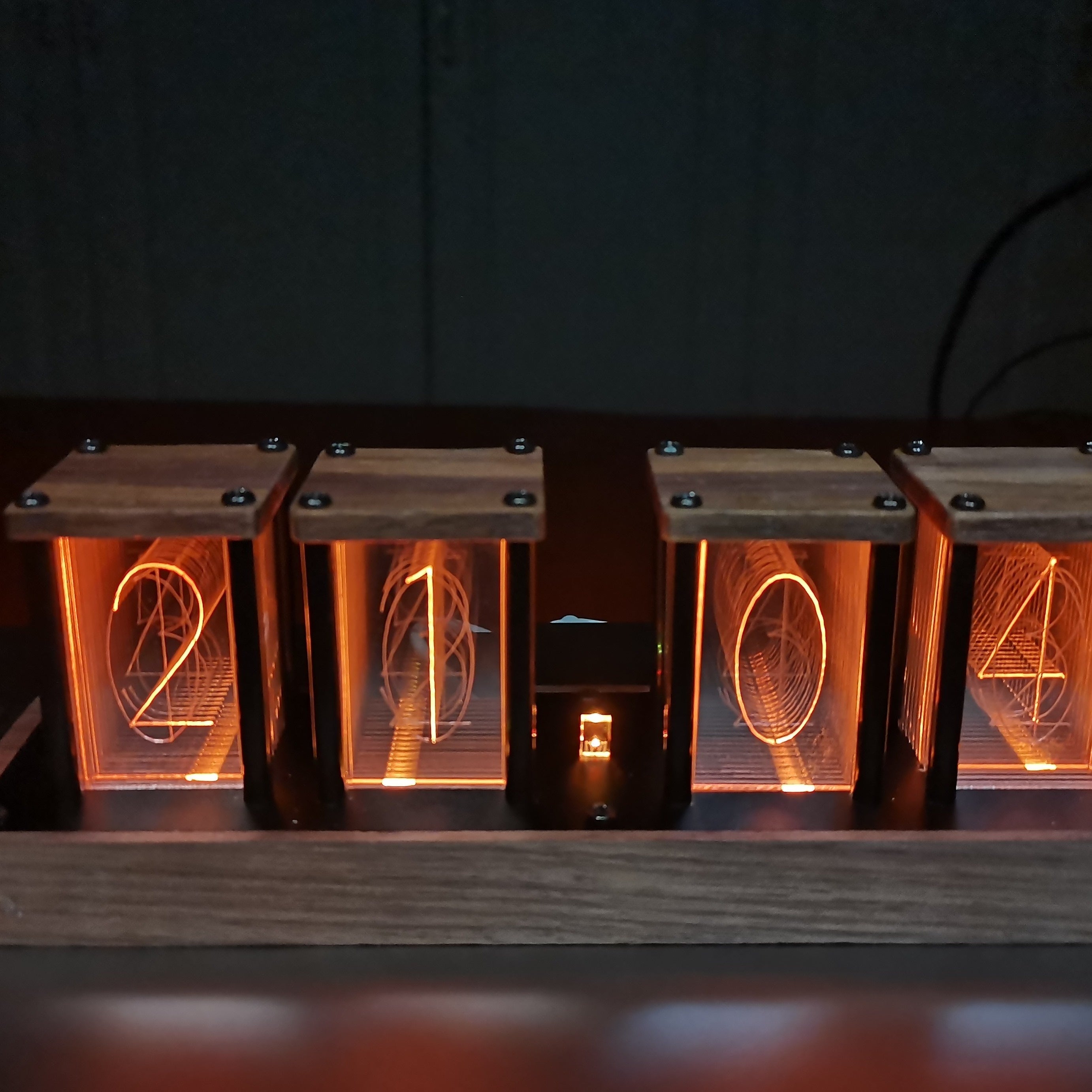 Modern Retro Rörklocka – RGB LED Digital Klocka för Unik Inredning
