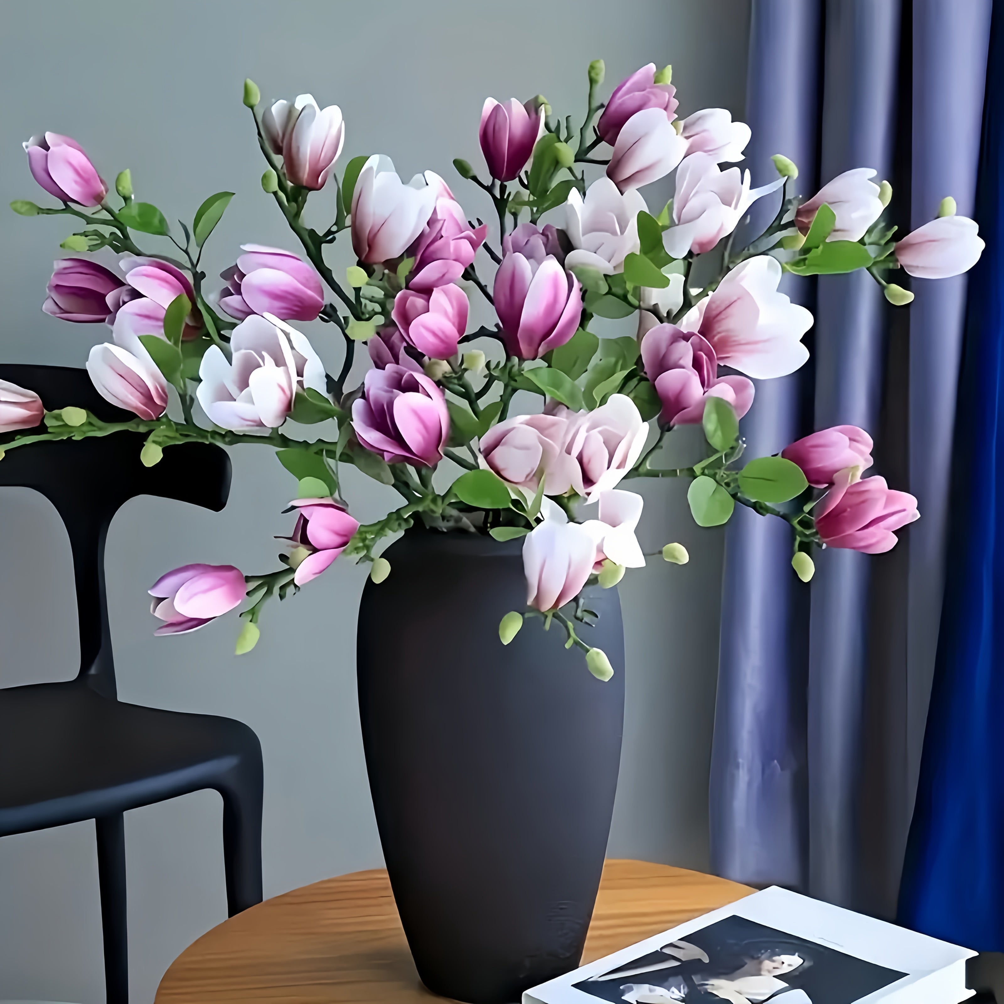 Set med 4 Realistiska Magnol blommor – Elegant och Tidlös för Bröllop och Lyxig Dekoration