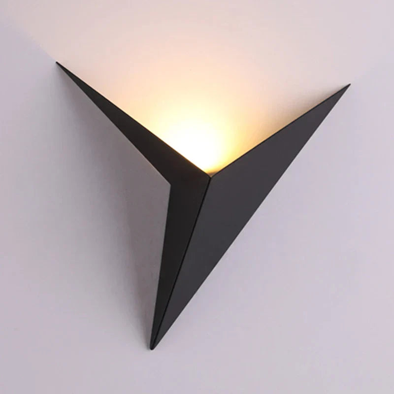 Modern Triangulär Vägglampa - TrigoLux