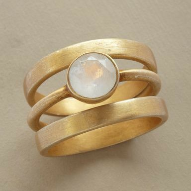 Vintage Guld Ring med Inlagd Månsten - Noctis