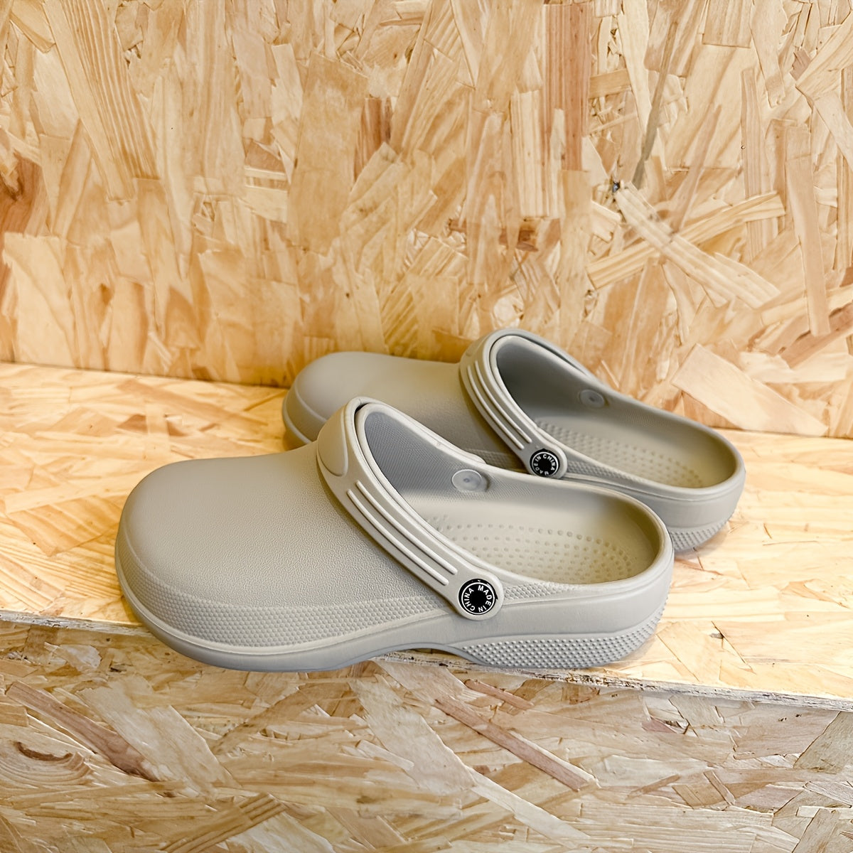 Halkfria Trädgårds- och Arbetsklumpar för Män – Bekväma Slip-ons för Alla Säsonger