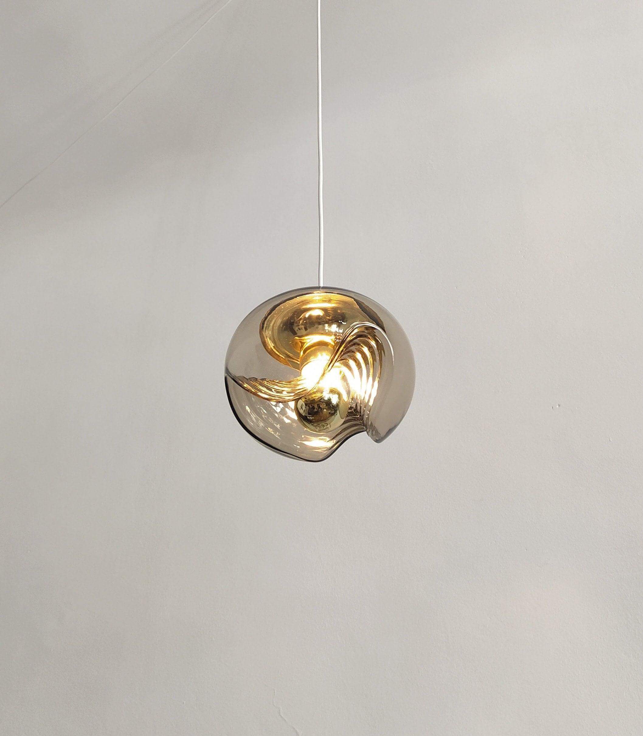 Svängande Taklampa - Stilren & Unik Design
