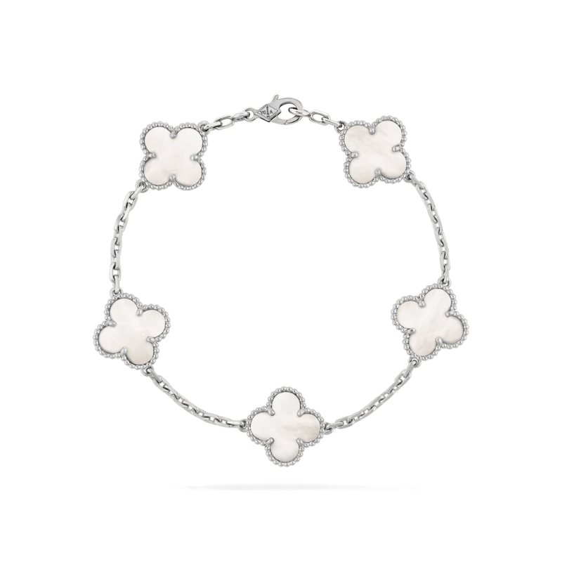 LuxeAura Armband - Raffinerad Elegans och Tidlös Charm