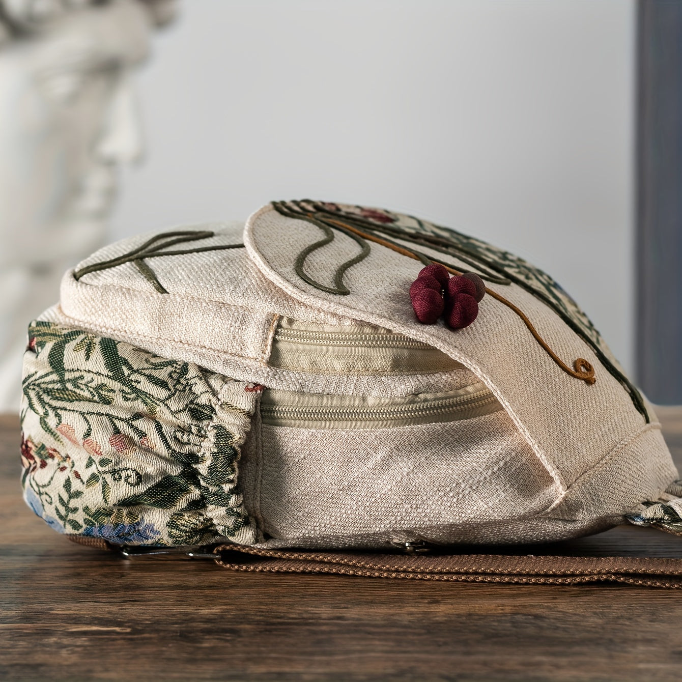 EthnoCharm Broderad Ryggsäck – Konstnärlig och Praktisk