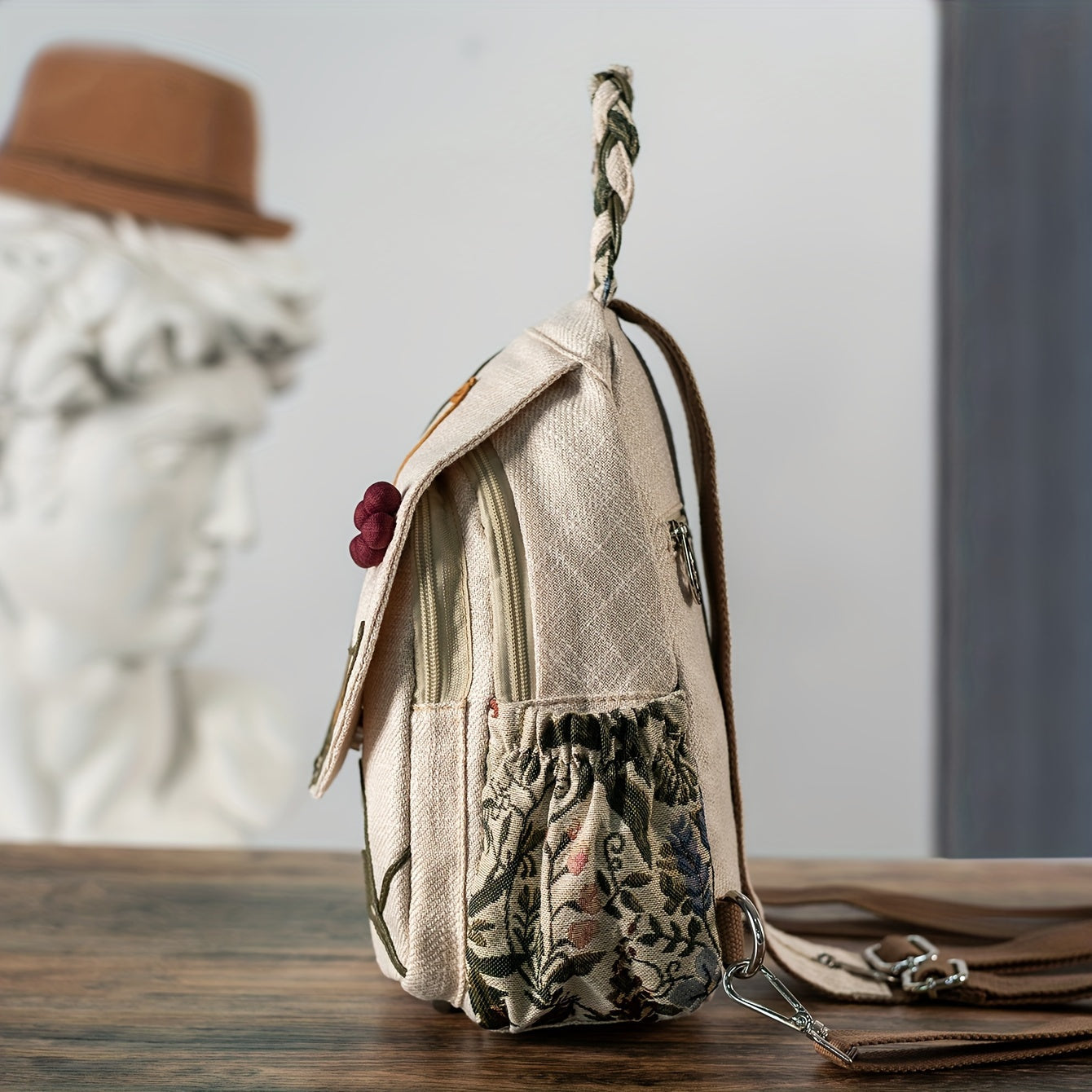 EthnoCharm Broderad Ryggsäck – Konstnärlig och Praktisk