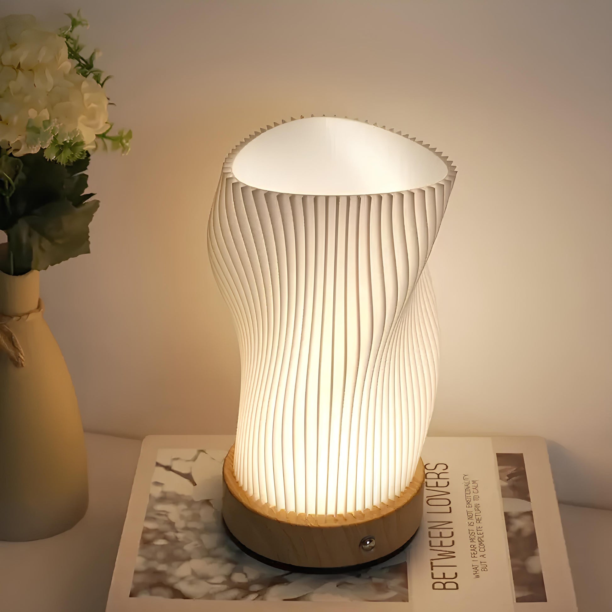 Serene Wave Dimbar Lampa – Skapa den Perfekta Atmosfären i Ditt Inre