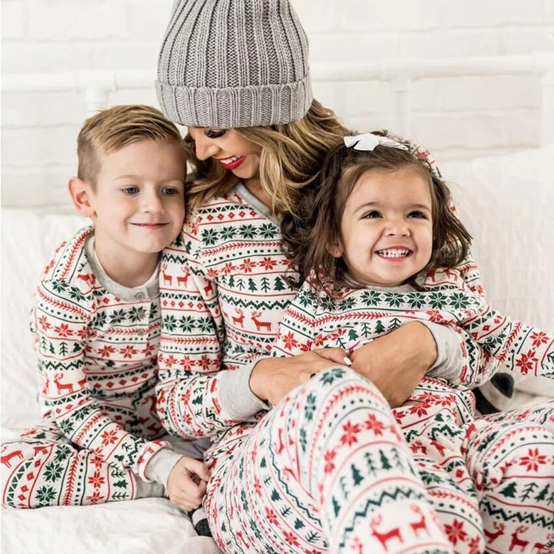 Familjens Julpyjamas | Bekväm och Stilig för Alla