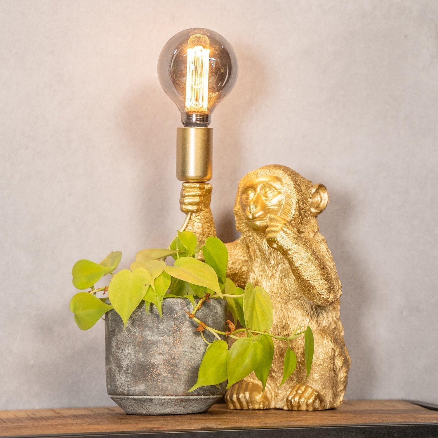 Lyxig Golden Monkey Bordslampa – GoldenChimp