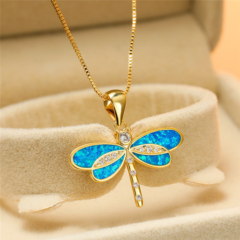 Gyllene Trollslända Halsband med Opal – Isolde