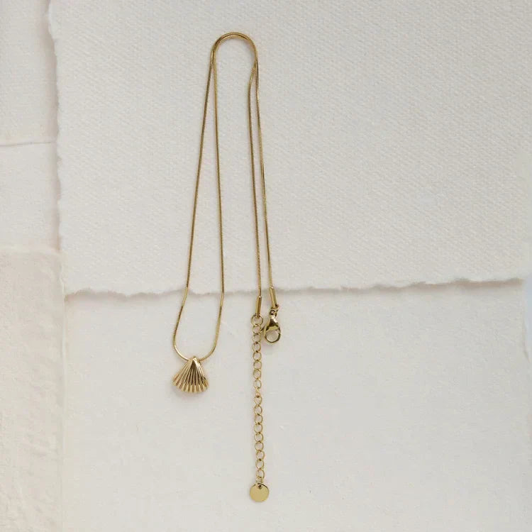 Guldbelagd Kammussla Blomma Halsband – Lila