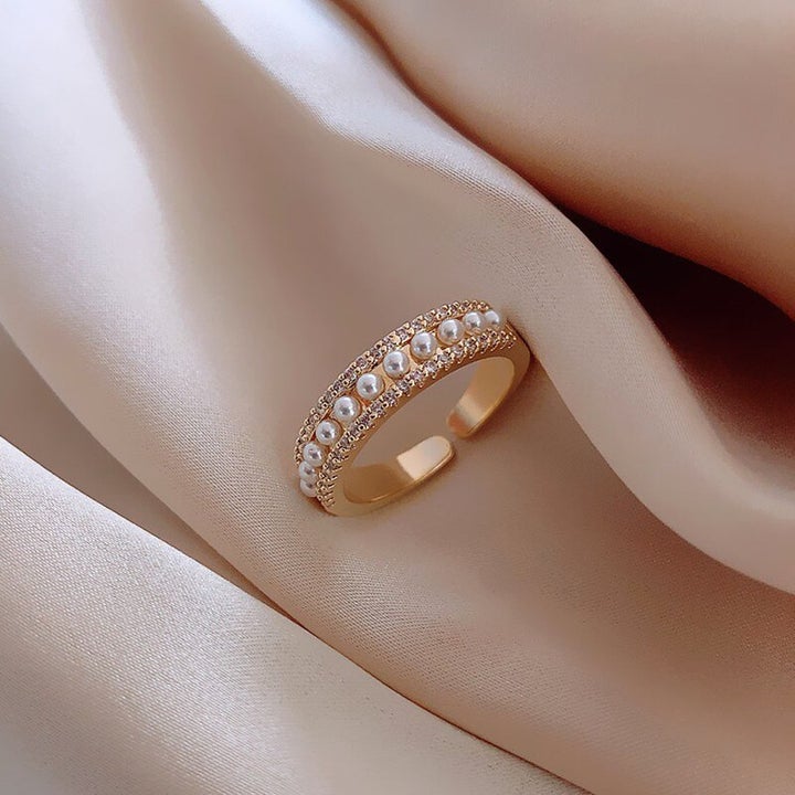 Lyxig Guld Ring med Pärla – Martina