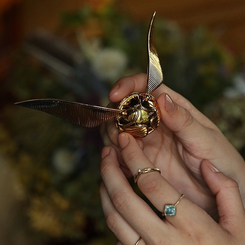 Gyllene Snitch | 18k Guldpläterad Skatt Ring Box Rörlig Lyx Smycke