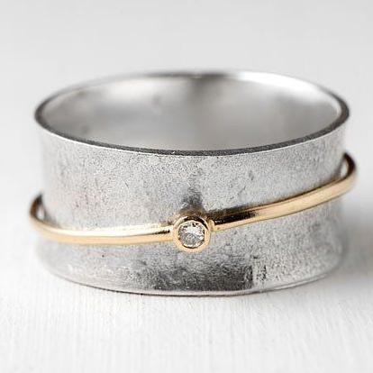 Vintage Silver Ring med Gyldene Linjer och Zirconia – Aurina