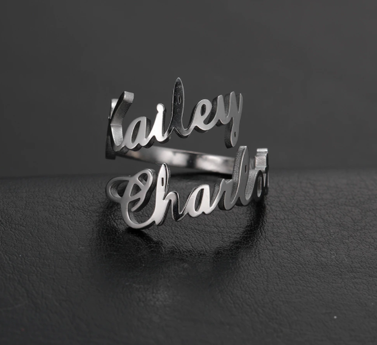 EterniRing Premium Anpassad Namnring | Handgjord Elegant Smycken i Rostfritt Stål