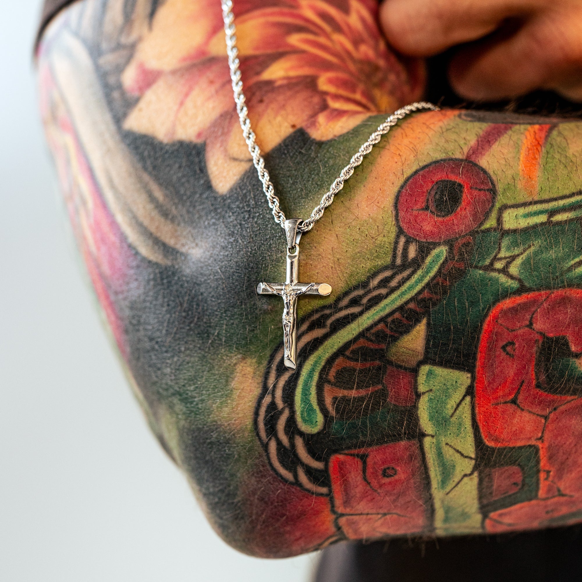 Herrhalsband med kors - Salvator