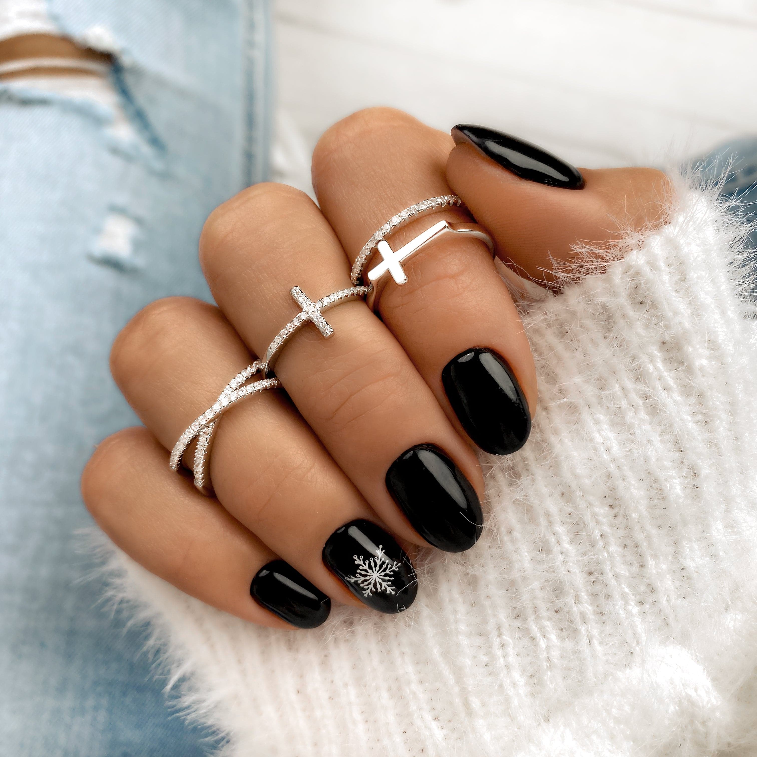 Stilig Ring med Zirkonia Kors – Tro