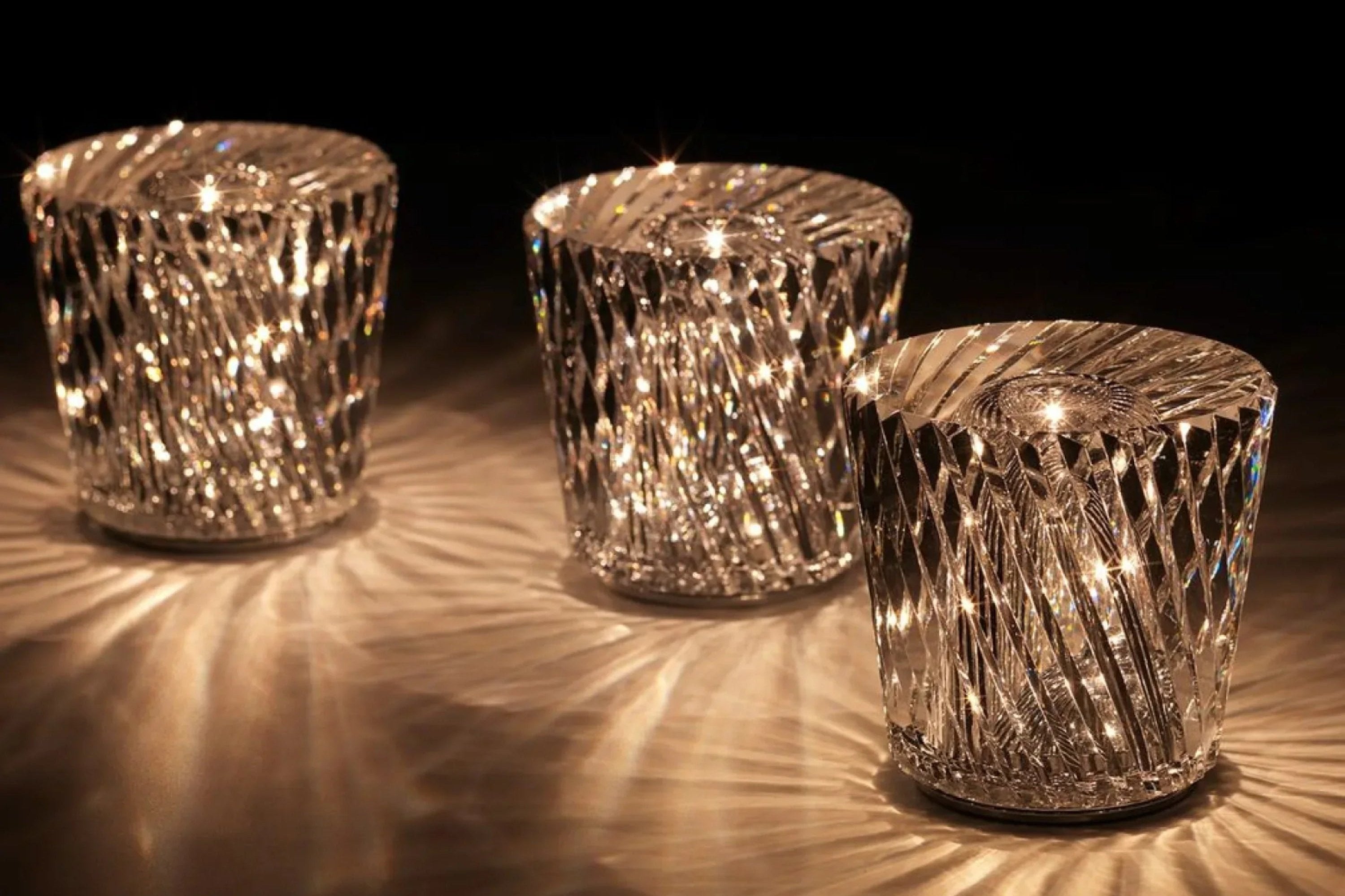 Lyxig Uppladdningsbar Diamantkristall Bordslampa – Lumière Diamant