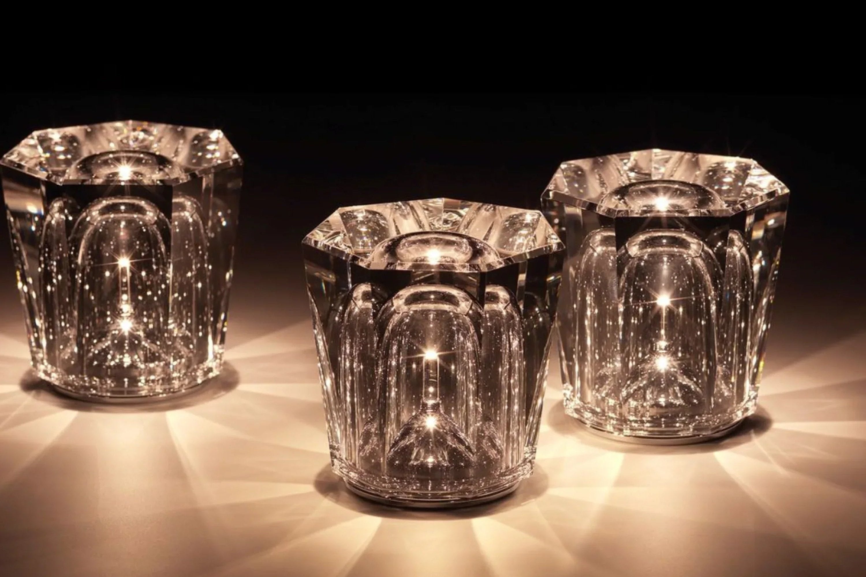Lyxig Uppladdningsbar Diamantkristall Bordslampa – Lumière Diamant