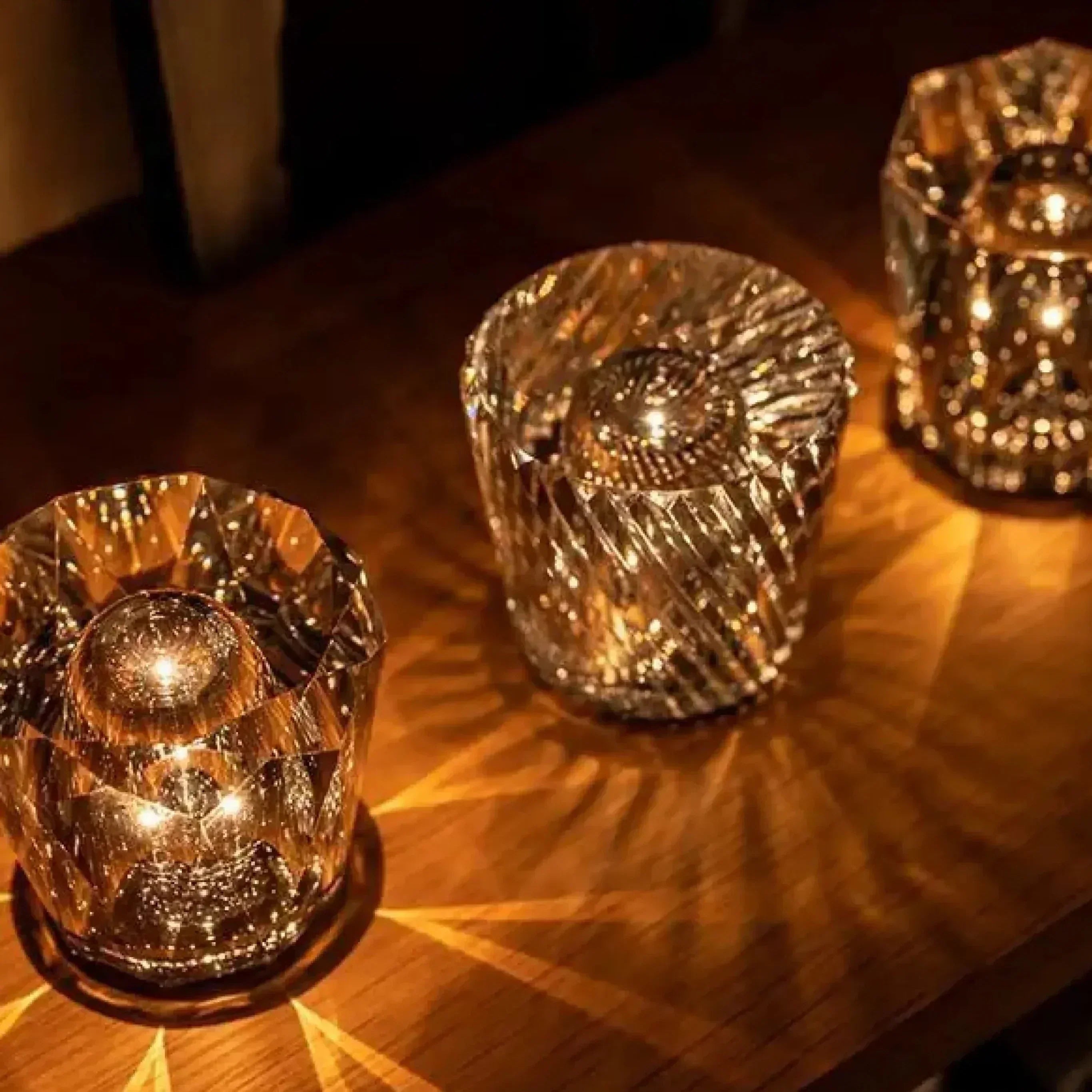 Lyxig Uppladdningsbar Diamantkristall Bordslampa – Lumière Diamant