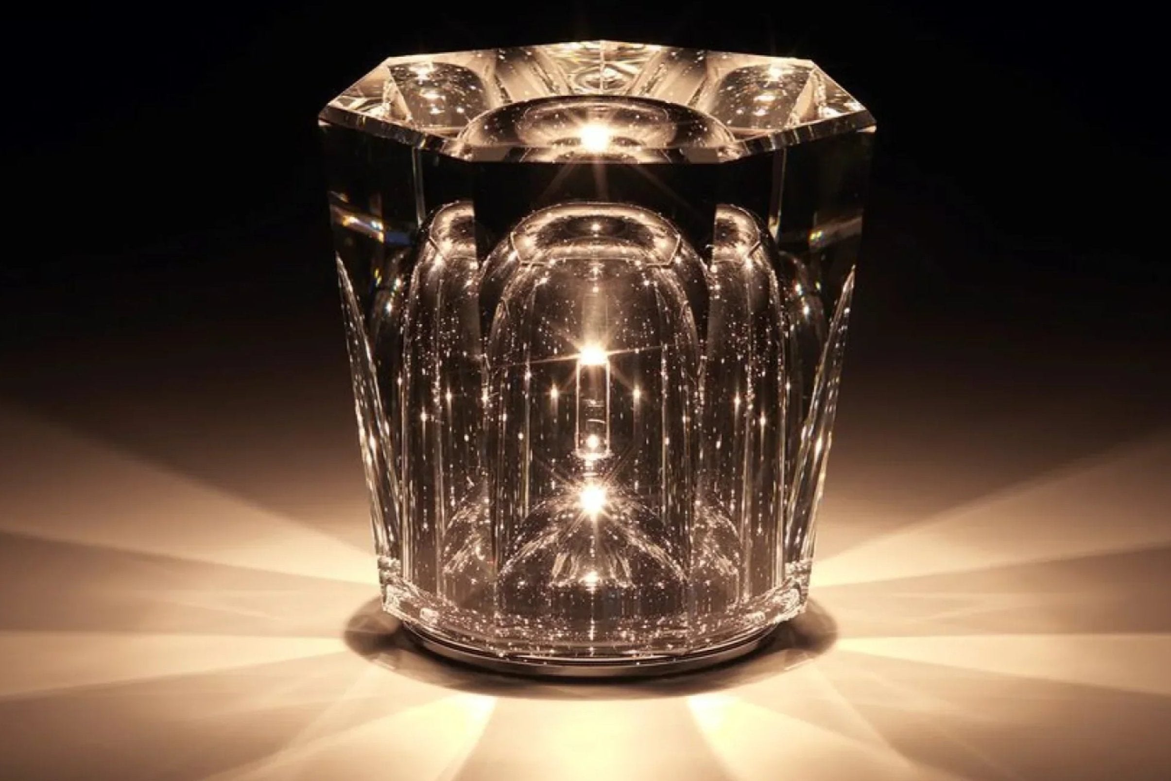 Lyxig Uppladdningsbar Diamantkristall Bordslampa – Lumière Diamant