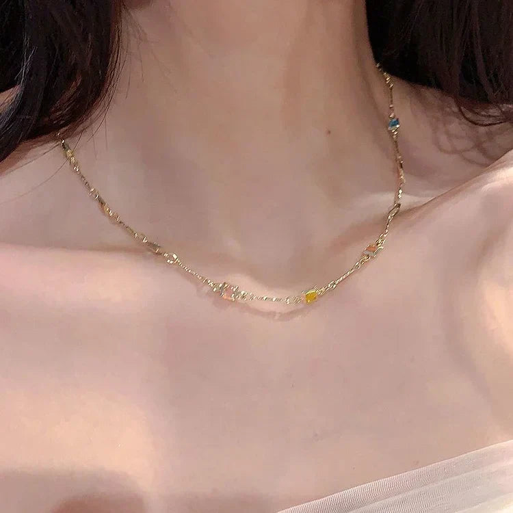 Fint Guld/Silver Halsband med Färgglada Stenar – Ivy