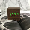 Minimalistisk Digital LED Väckarklocka med Röststyrning
