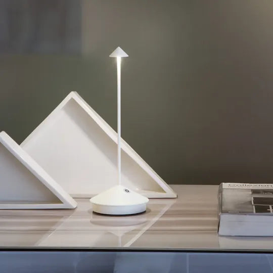 Nordisk design LED bordslampa - Vattentät och dimbar