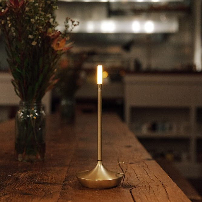 LumaGlow Dimbar LED-ljusstake – Elegant och Trådlös med Lång Batteritid