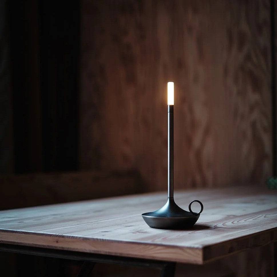 LumaGlow Dimbar LED-ljusstake – Elegant och Trådlös med Lång Batteritid