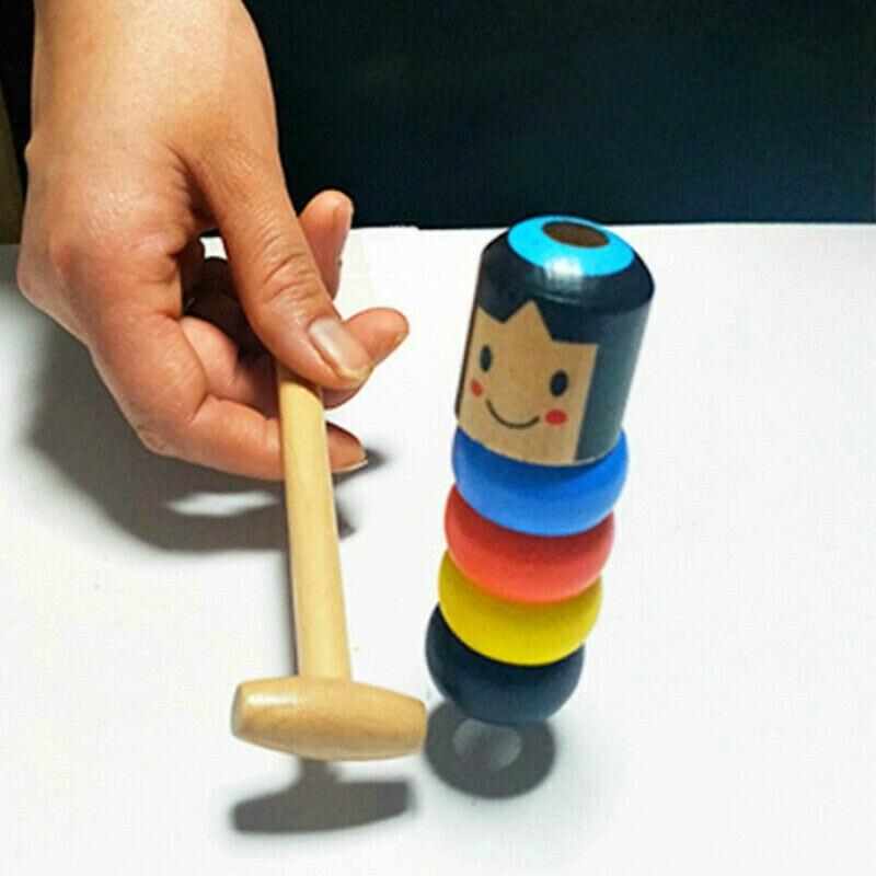 Magnetiskt Träleksak med Undvikande Trick – Träfjäderfigur