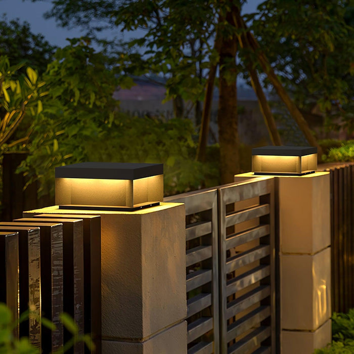 Robust Solight Solvägglampa | Väderbeständig och Effektiv