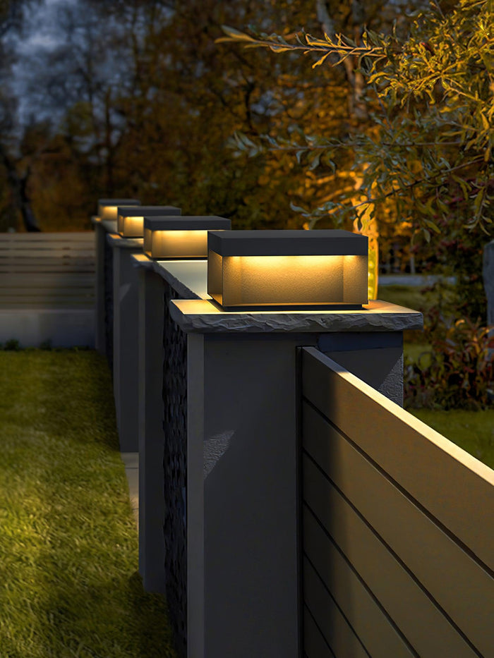 Robust Solight Solvägglampa | Väderbeständig och Effektiv