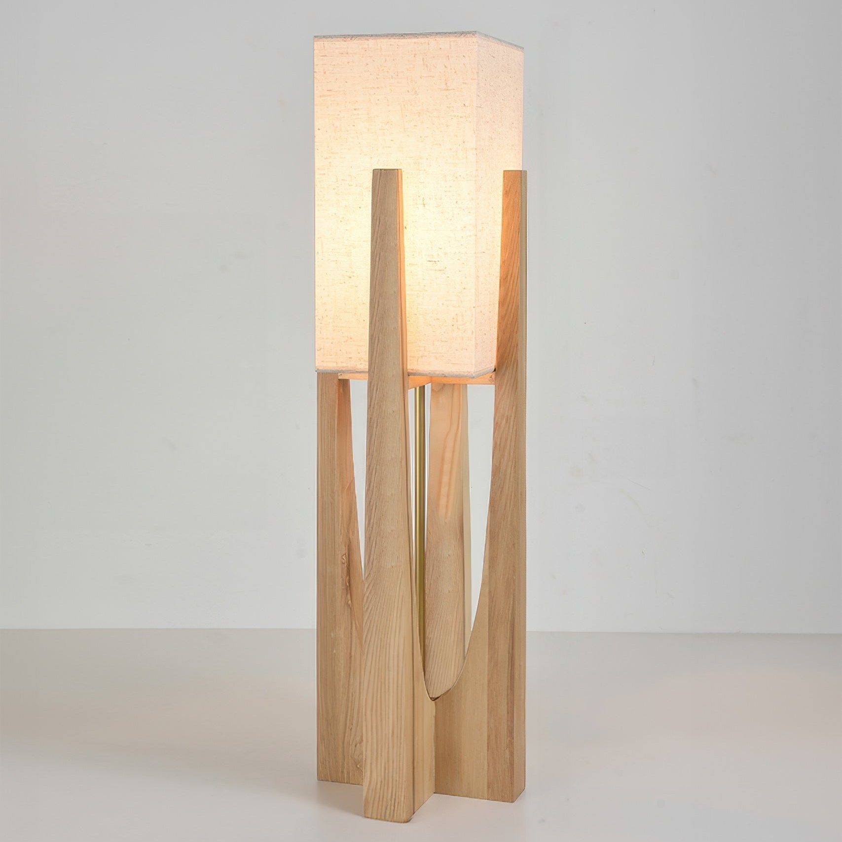 Valnötsgolvlampa | Minimalistisk & Stämningsfull