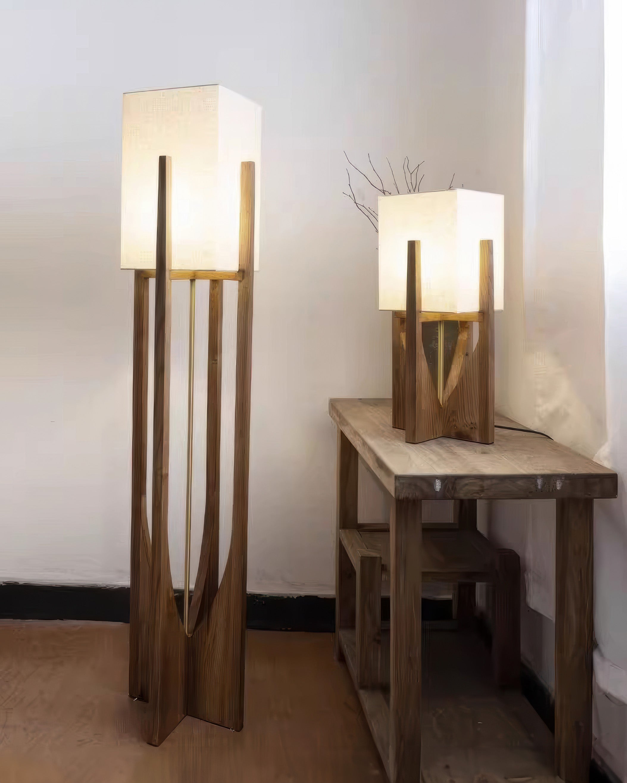 Valnötsgolvlampa | Minimalistisk & Stämningsfull