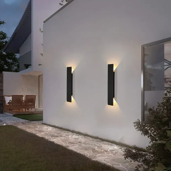 StormGlow Light - LED Väderbeständig Utomhusvägglampa