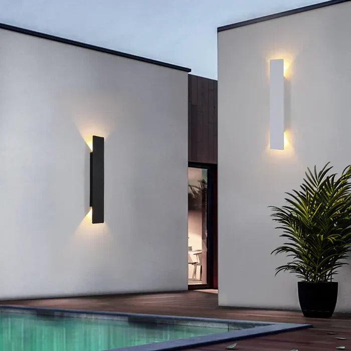 StormGlow Light - LED Väderbeständig Utomhusvägglampa